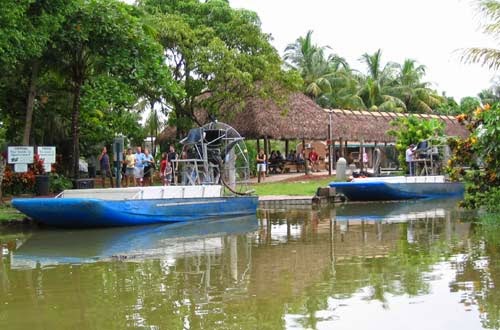 Airboats at Everglades Alligator Farm
